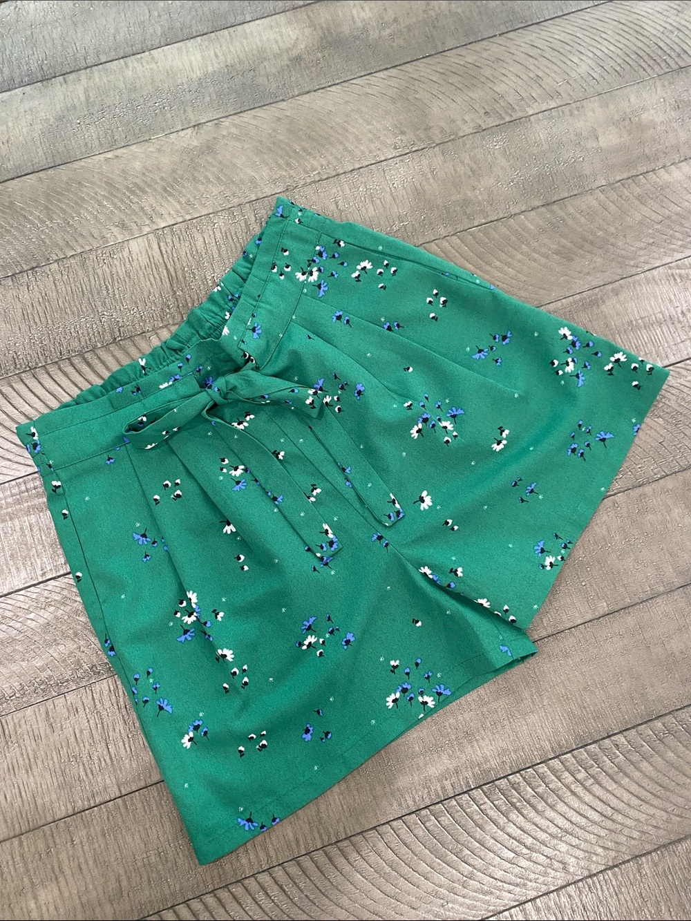 DR2 Emerald Green Floral Tie-Waist Mini Skirt